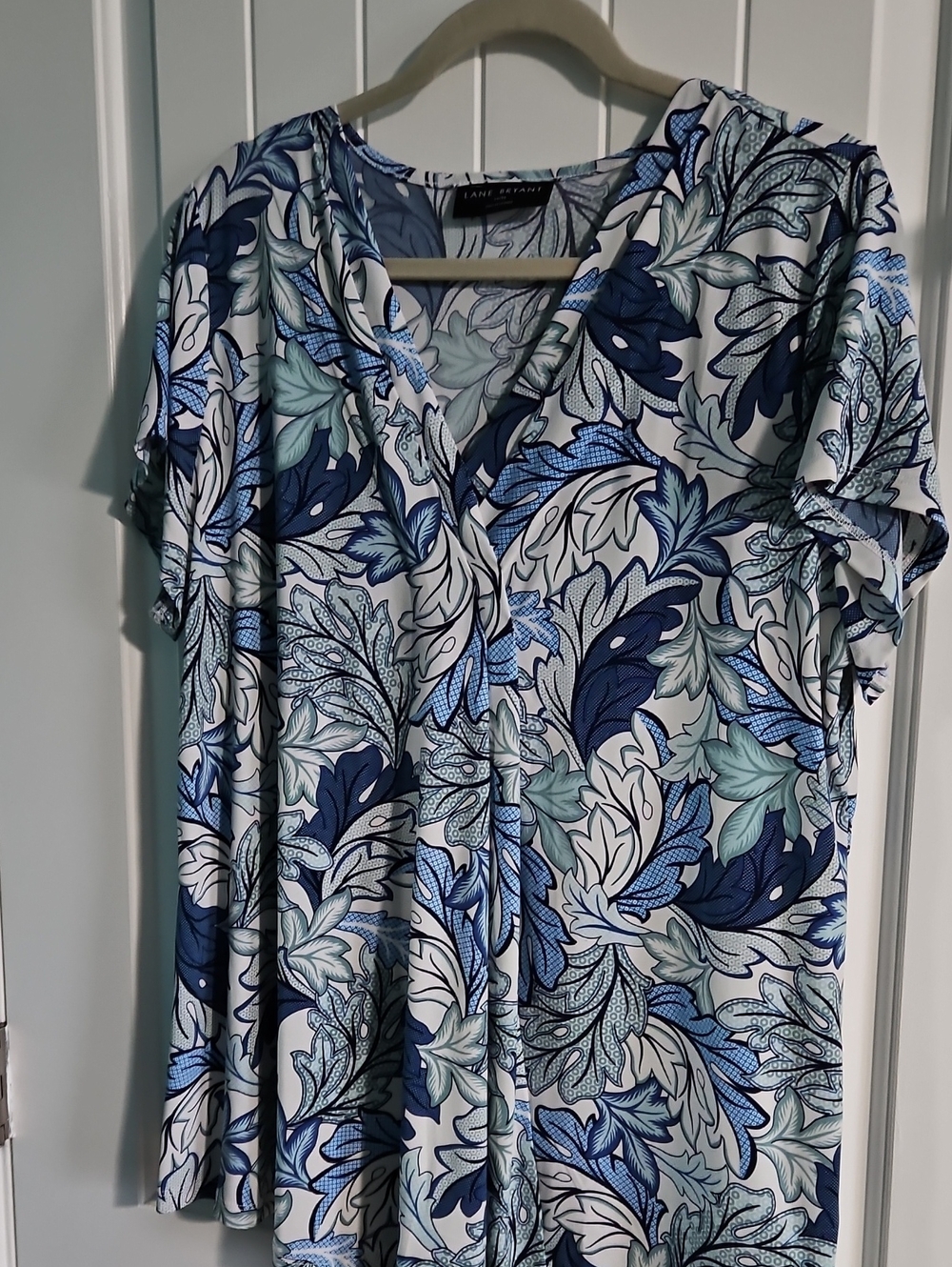 Lane Bryant Blue & White Botanical V-Neck Tunic